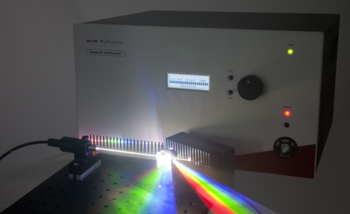 supercontinuum dispersed at a diffraction grating